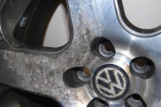 VW Golf 17" Santa Monica Wheel (Diamond Cut) with severe peeling lacquer