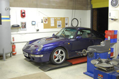 Porsche 993 turbo in TWR workshop
